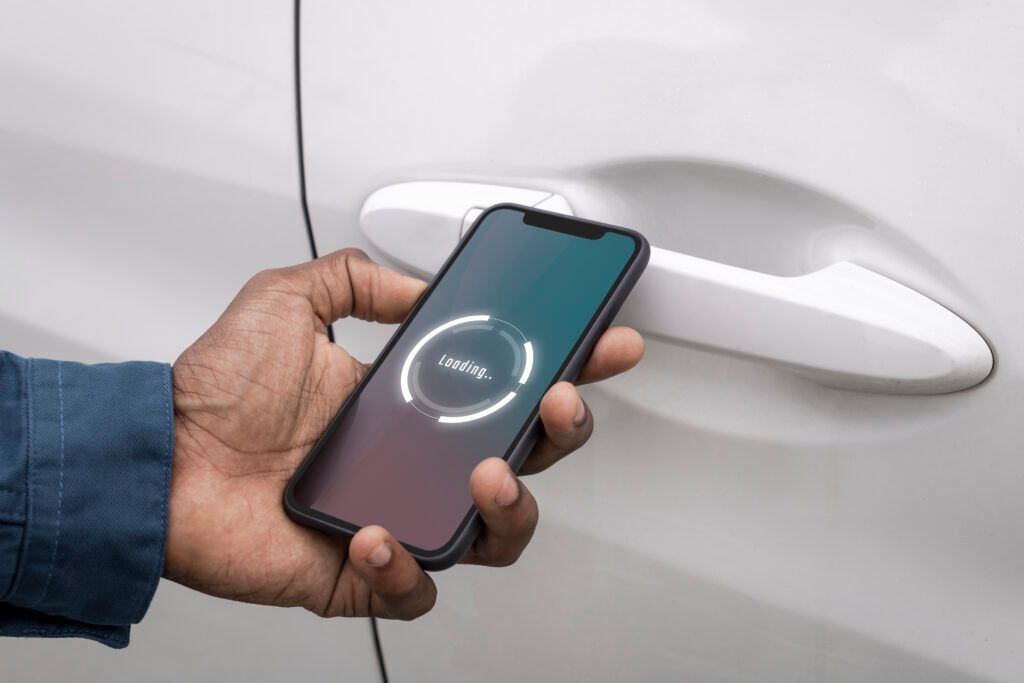 unlocking-smart-car-by-mobile-phone-application-1024x683.jpg