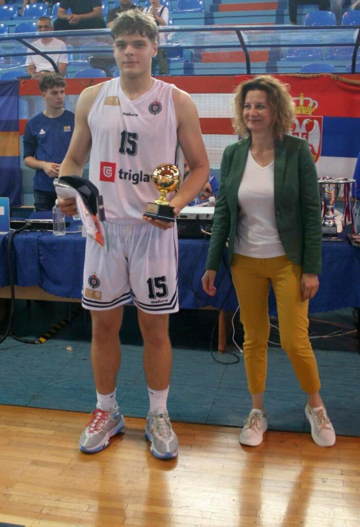 71012aac-4cc9-428c-881d-ebeb4646ae98-1-701x1024.jpg