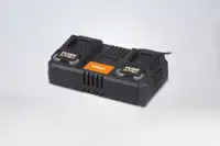VILLAGER FUSE 8V Dvostruki brzi punjac 2 x 4,5A