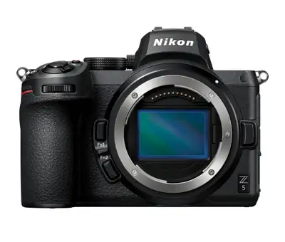 NIKON Z5 telo