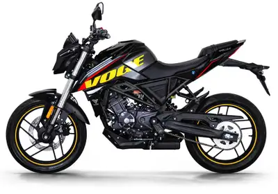 VOGE R125 CRNA