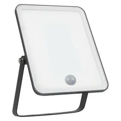 LEDVANCE Reflektor  Essential Sensor 30W 3000K crni