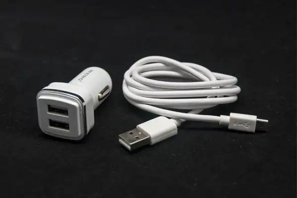 WEWO W-006 2XUSB 2400mA + micro USB cable