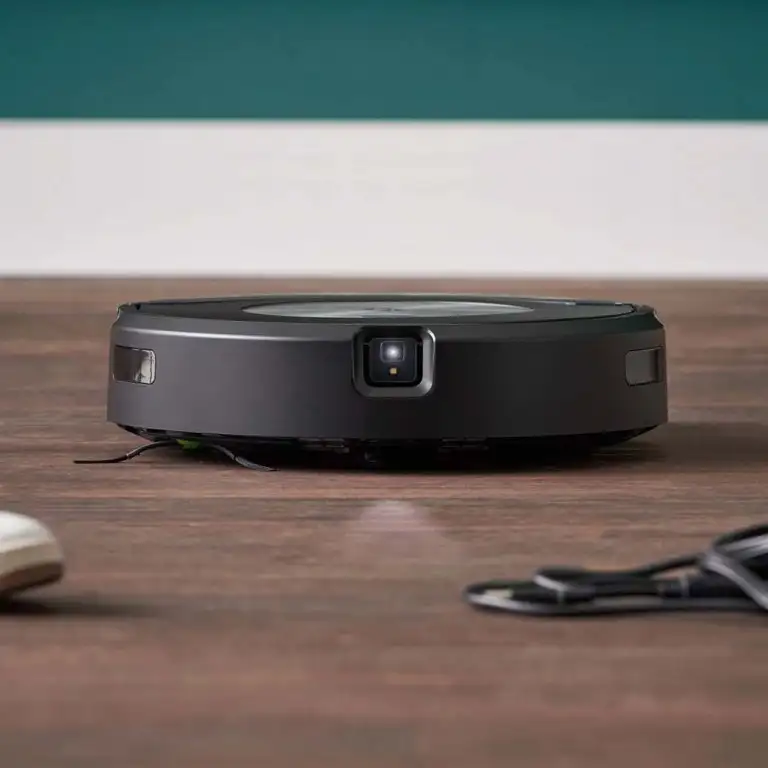 iRobot J7 C7158