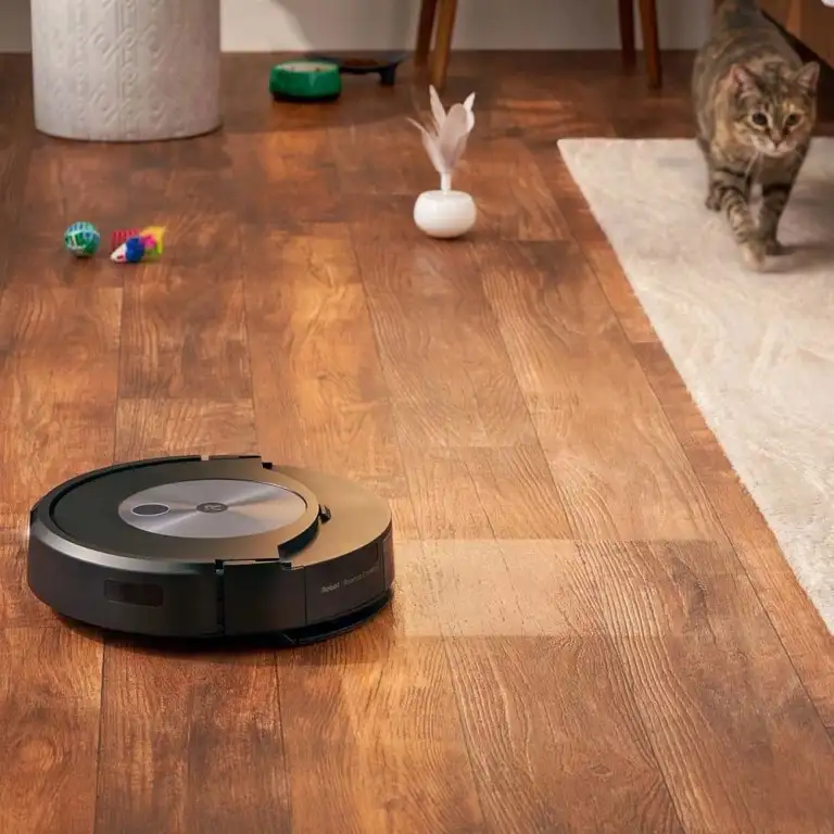 iRobot J7 C7158