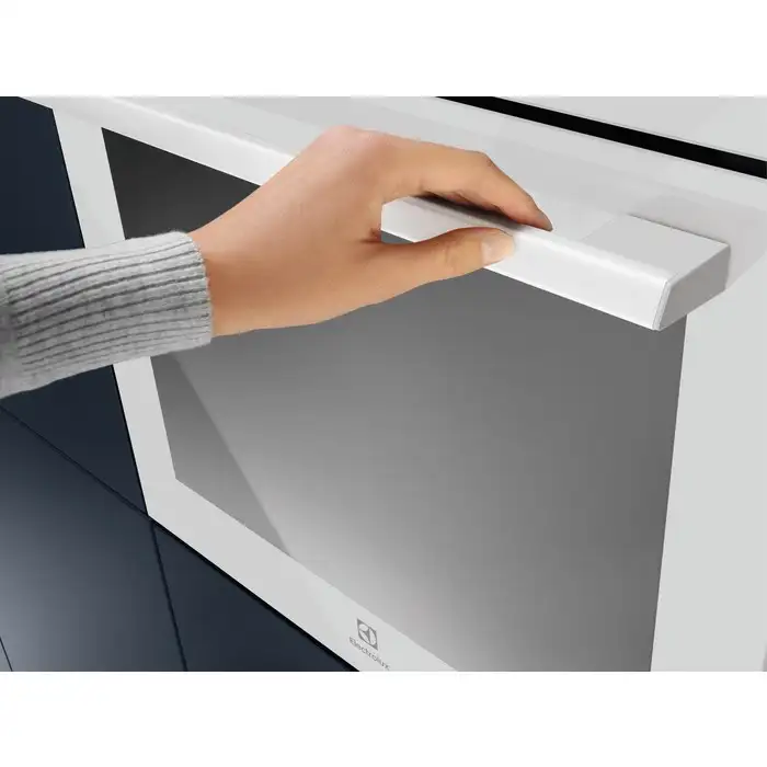 ELECTROLUX EOE8P39WV