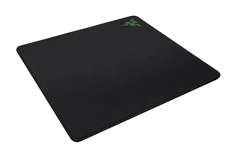 RAZER Gigantus gejmerska podloga za misa crna