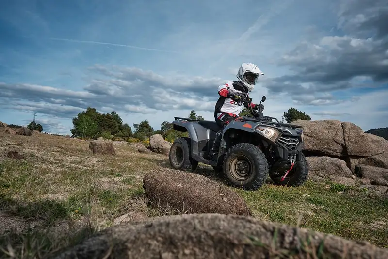 LONCIN XWOLF 300 CRNA