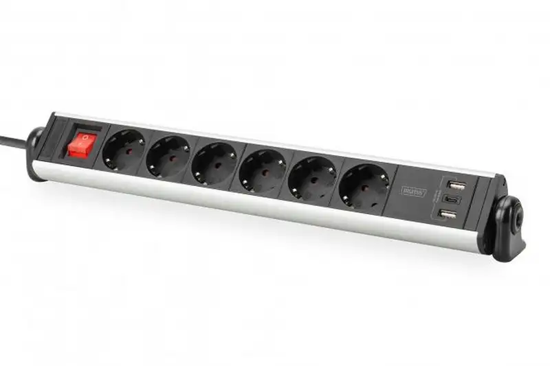 DIGITUS Produzni kabl sa 6 uticnice +3 USB