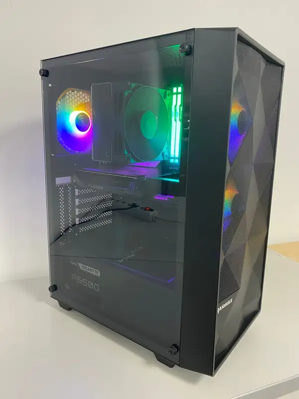 VESA Phantom Ryzen 5 7600X/32GB/M.2 1TB/RX9060XT 16GB/650W