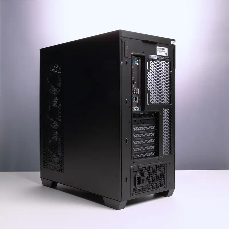 VESA Predator Ryzen 7 7800X3D/32GB/M.2 2TB/RX9070XT 16GB/750W