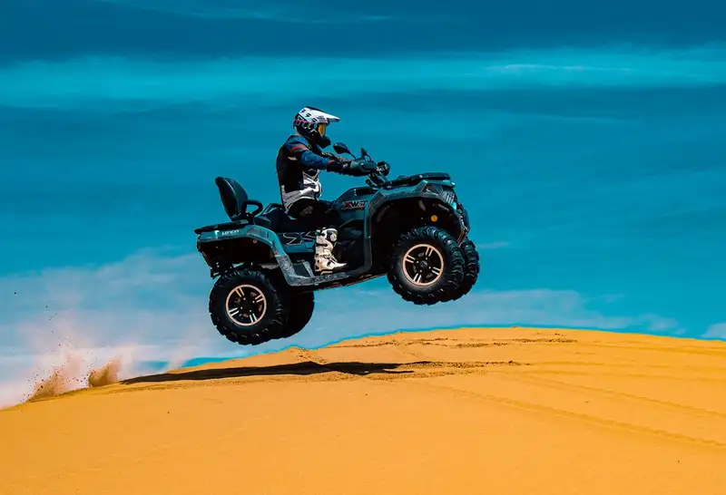 LONCIN XWOLF 700L CRNA