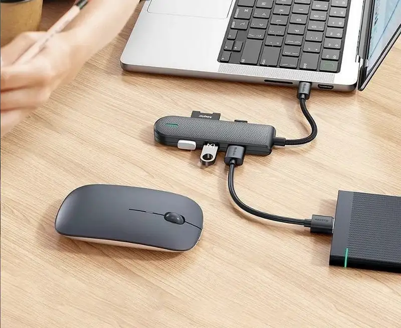 MCDODO HU-1430 HUB 5u1 (USB2.0*2,USB3.0*1,SD/TF Card Slot*1)