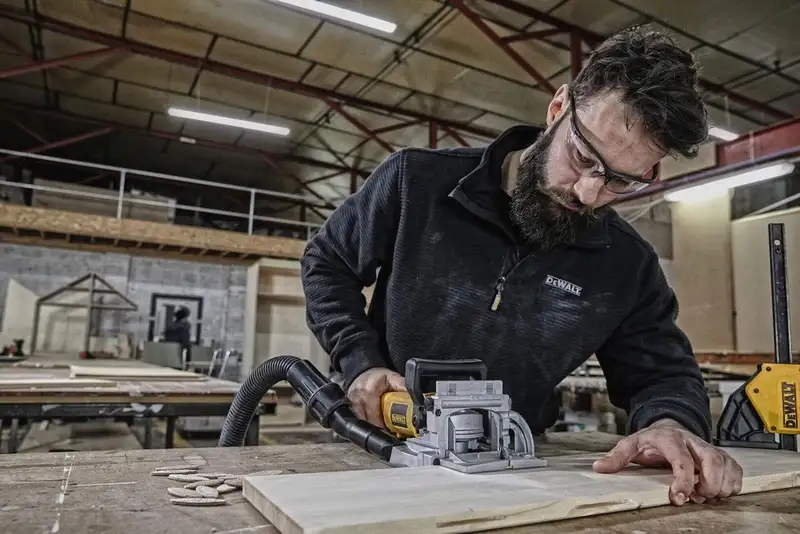 DEWALT DW682K